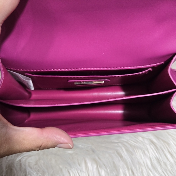 Urban Expressions Magenta Purse Crossbody/handbag Like New - Picture 6 of 16
